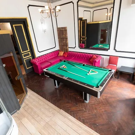 Mega Loft Apartment *